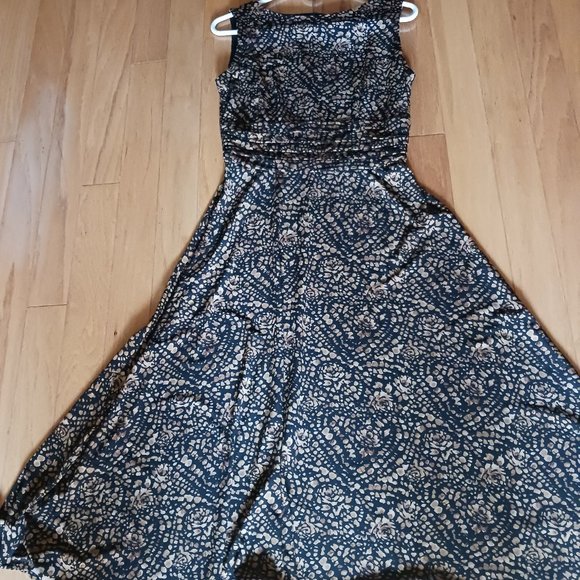 Sleeveless Animal print mid-length dress - Picture 1 of 5